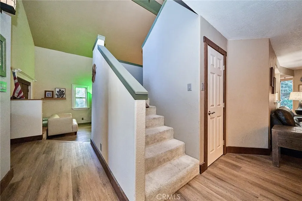 23891 Lakeview Crestline, CA 92325