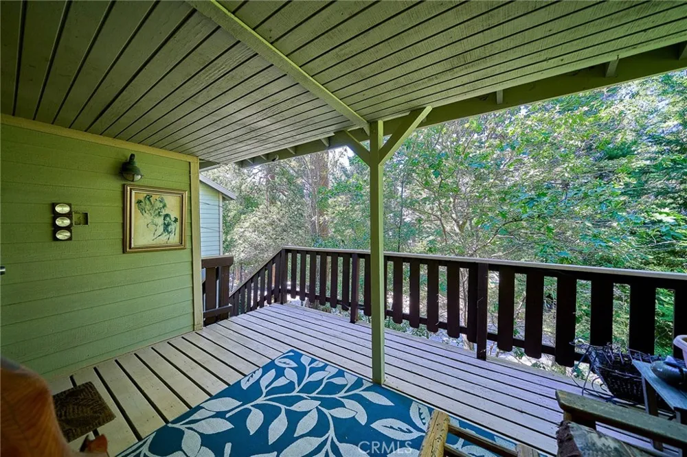 23891 Lakeview Crestline, CA 92325