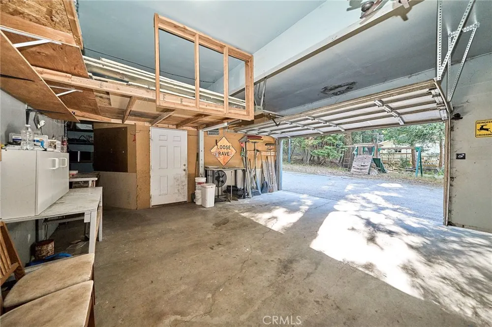 23891 Lakeview Crestline, CA 92325