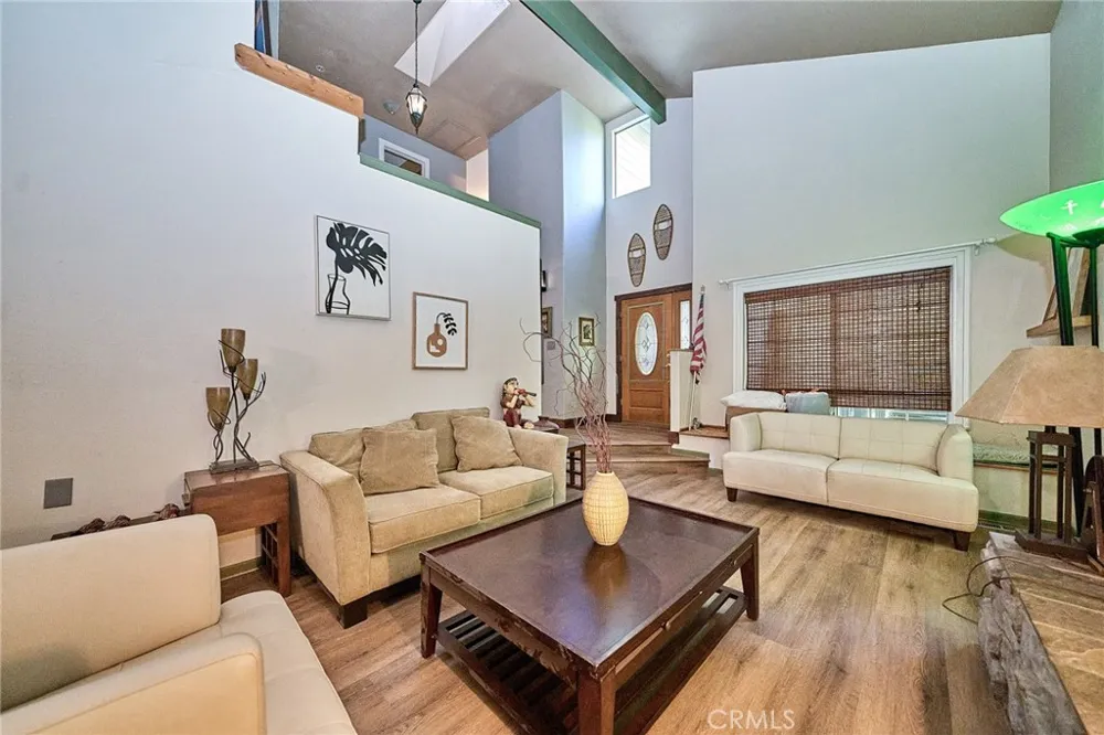 23891 Lakeview Crestline, CA 92325