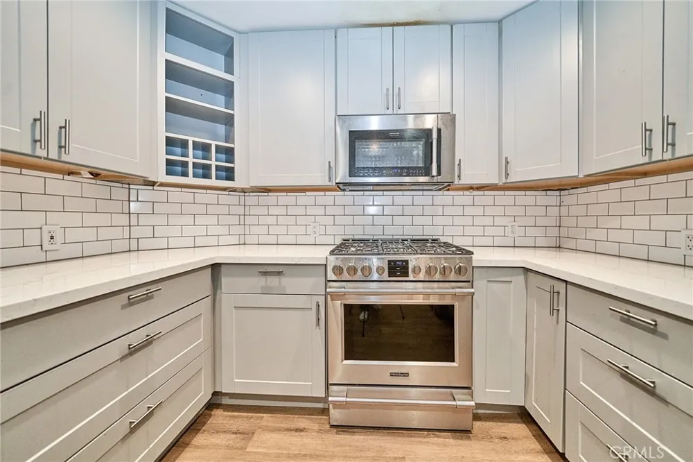 23891 Lakeview Crestline, CA 92325