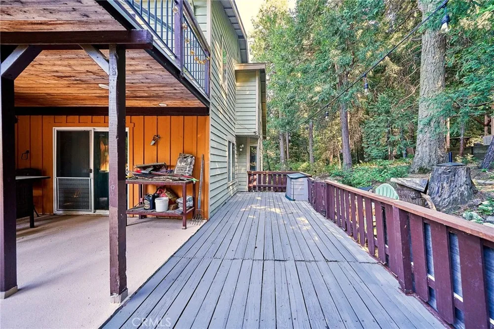 23891 Lakeview Crestline, CA 92325
