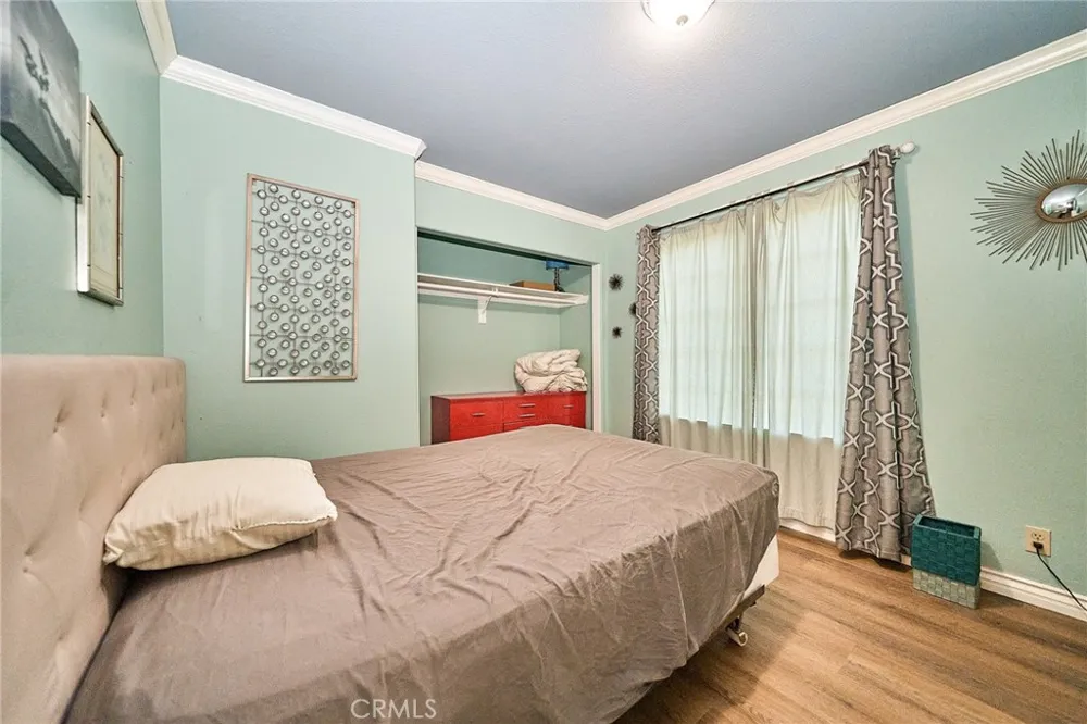23891 Lakeview Crestline, CA 92325