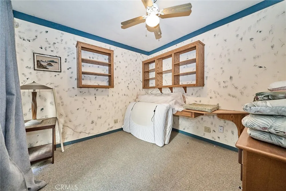23891 Lakeview Crestline, CA 92325