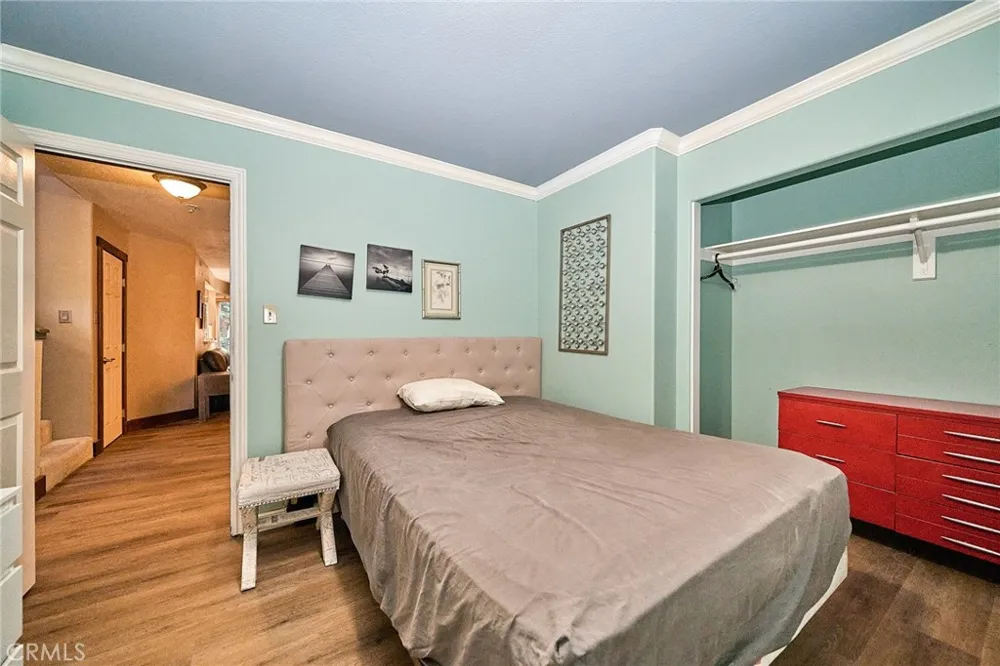 23891 Lakeview Crestline, CA 92325