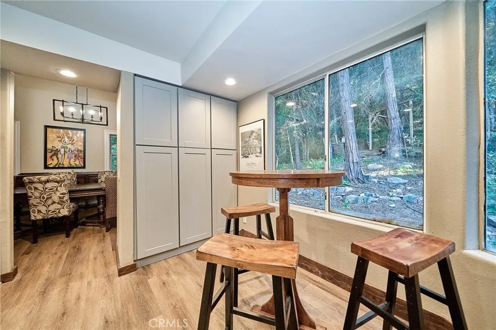 23891 Lakeview Crestline, CA 92325