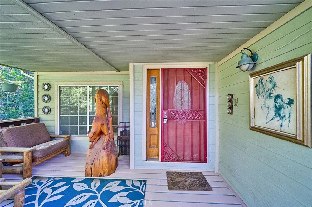 23891 Lakeview Crestline, CA 92325
