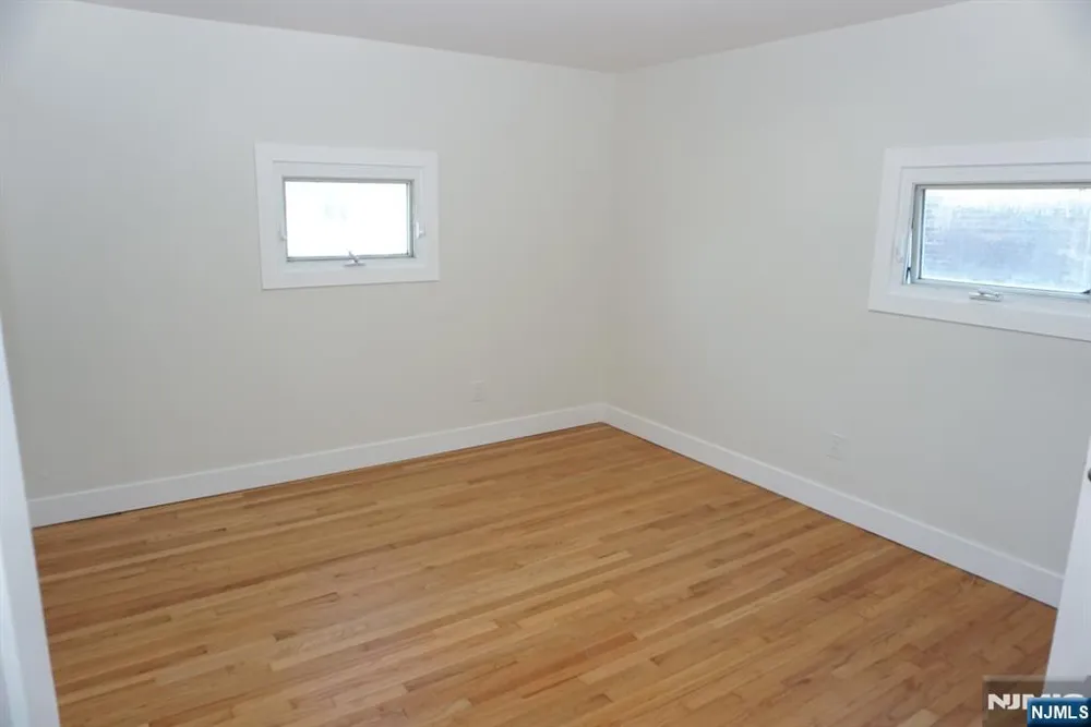 236-238 Stuyvesant 3 Lyndhurst, NJ 07071