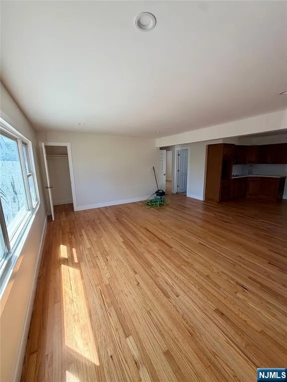 236-238 Stuyvesant 3 Lyndhurst, NJ 07071
