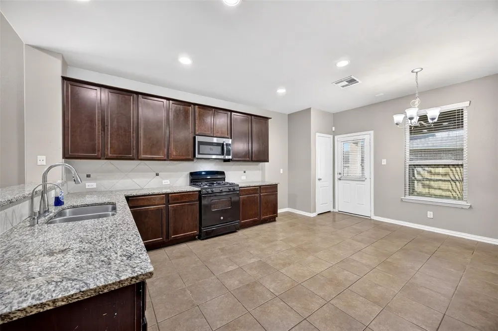 2403 Summers Glen Court Katy, TX 77449