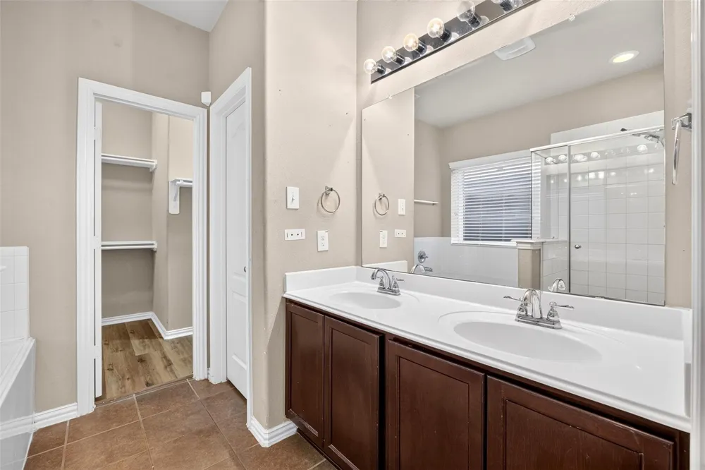2403 Summers Glen Court Katy, TX 77449