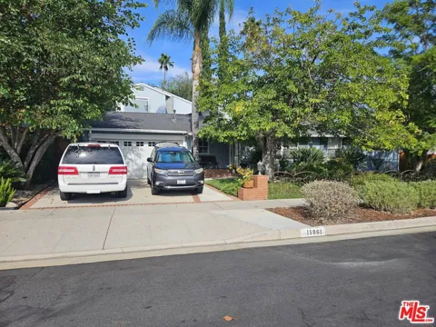 11861 Tiara Street
