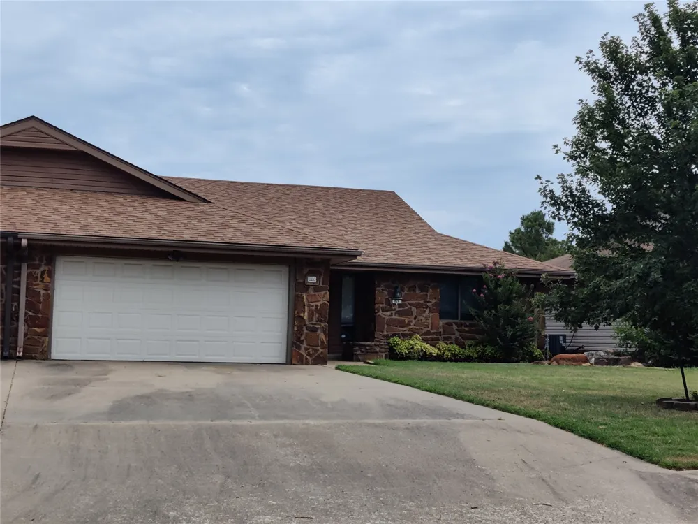 826 SE Quail Ridge Road Bartlesville, OK 74006
