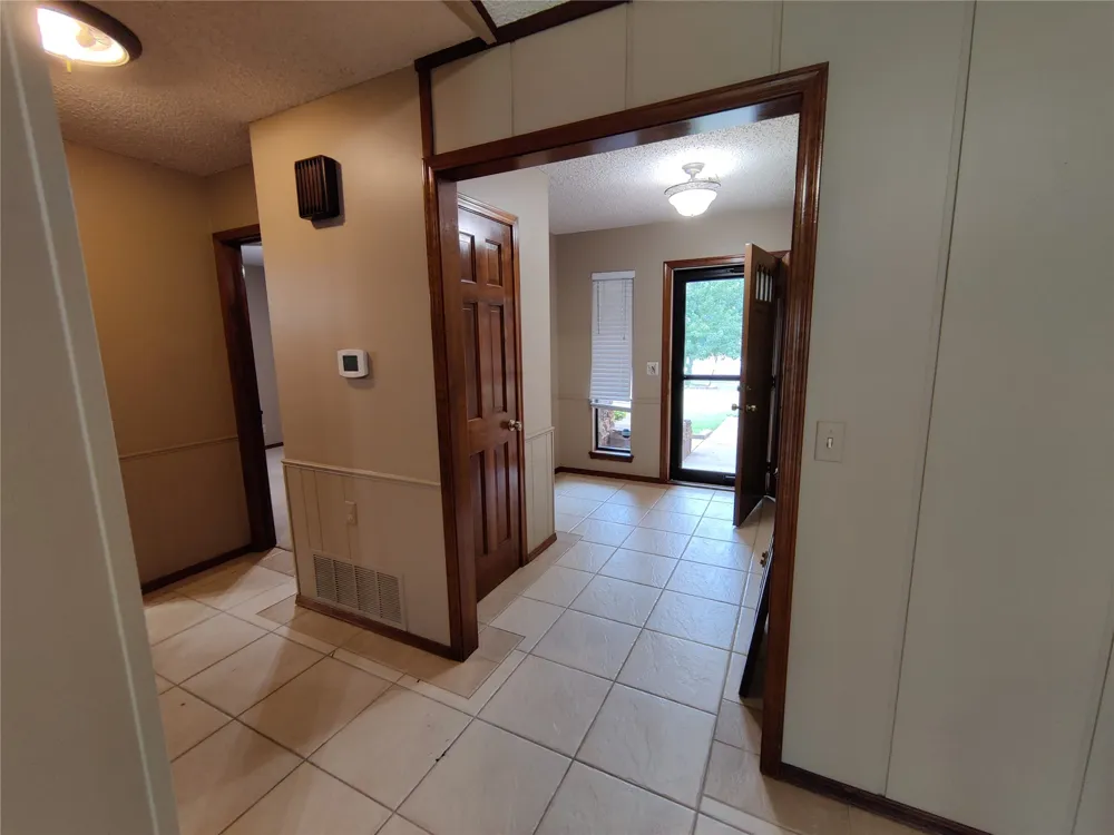 826 SE Quail Ridge Road Bartlesville, OK 74006