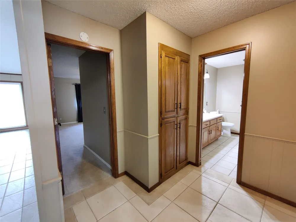 826 SE Quail Ridge Road Bartlesville, OK 74006