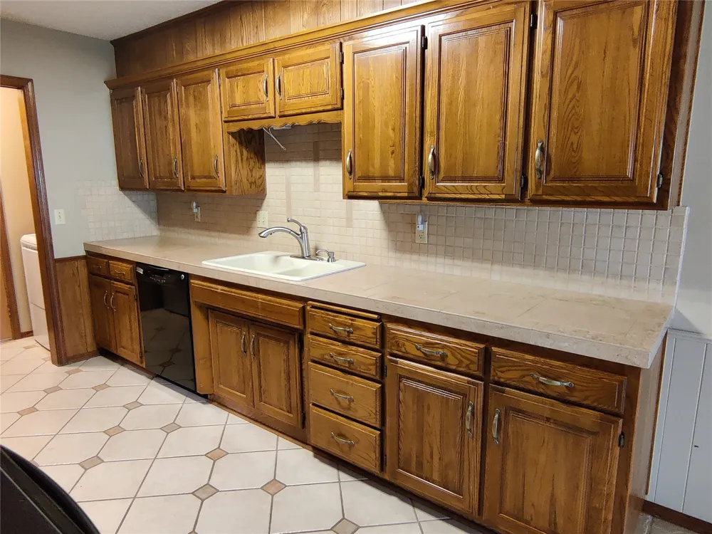 826 SE Quail Ridge Road Bartlesville, OK 74006