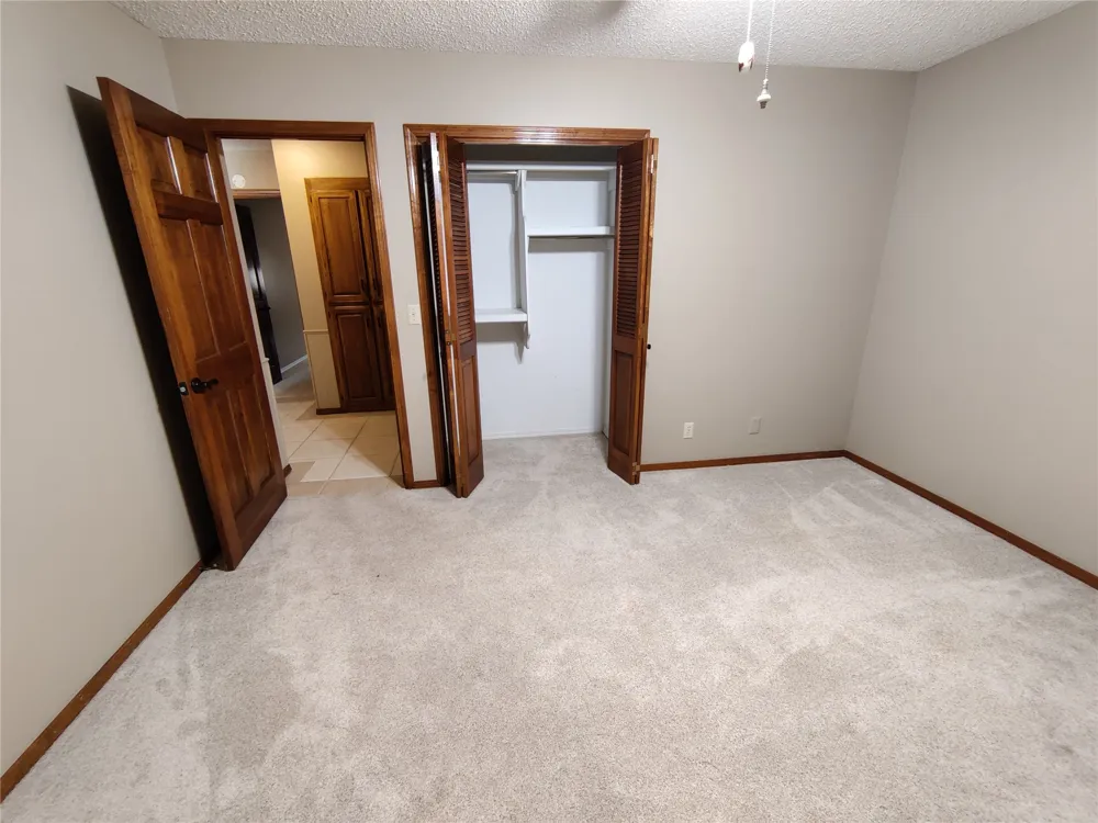 826 SE Quail Ridge Road Bartlesville, OK 74006
