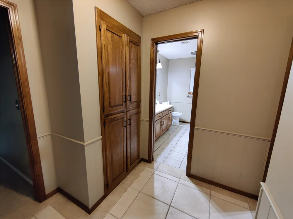 826 SE Quail Ridge Road Bartlesville, OK 74006