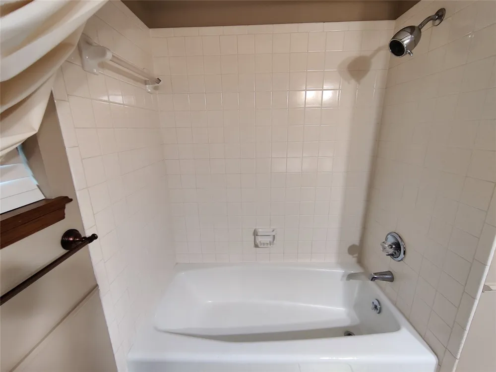 826 SE Quail Ridge Road Bartlesville, OK 74006
