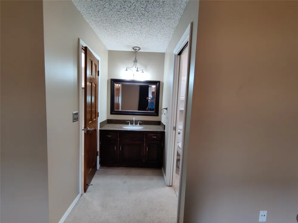 826 SE Quail Ridge Road Bartlesville, OK 74006