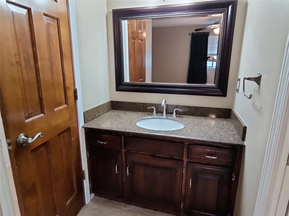 826 SE Quail Ridge Road Bartlesville, OK 74006