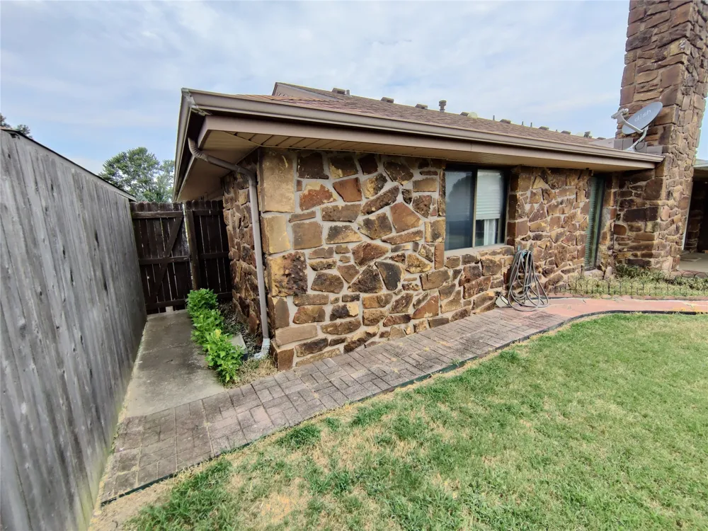826 SE Quail Ridge Road Bartlesville, OK 74006