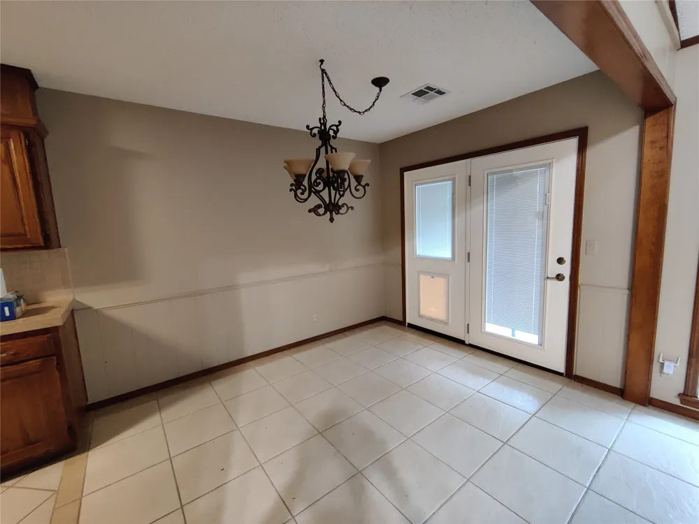 826 SE Quail Ridge Road Bartlesville, OK 74006