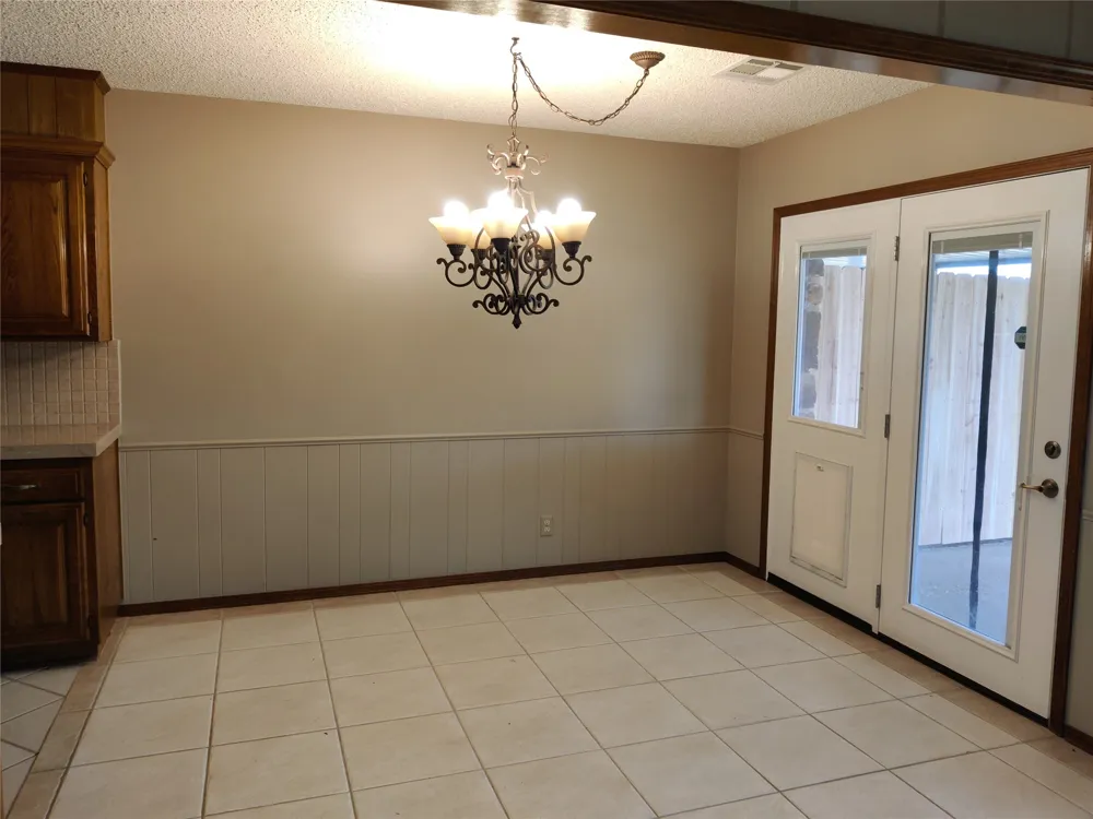 826 SE Quail Ridge Road Bartlesville, OK 74006