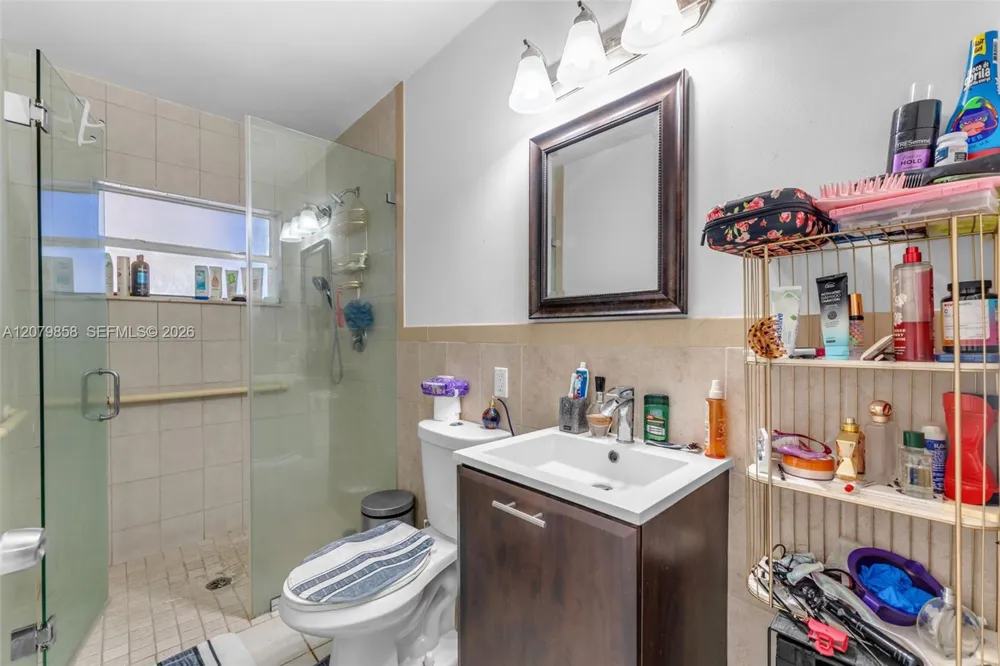 9741 Bahama Dr Cutler Bay, FL 33189