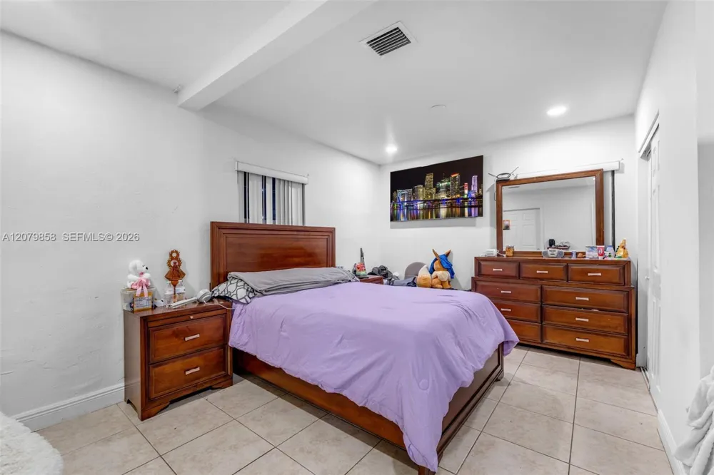 9741 Bahama Dr Cutler Bay, FL 33189