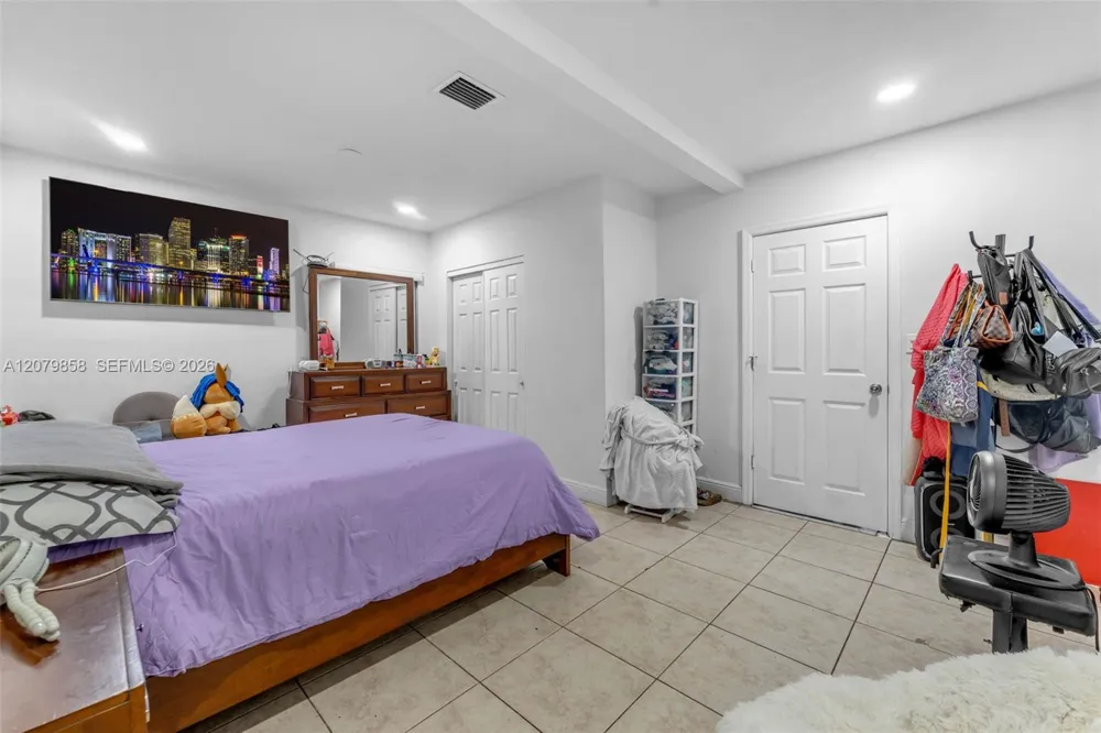 9741 Bahama Dr Cutler Bay, FL 33189