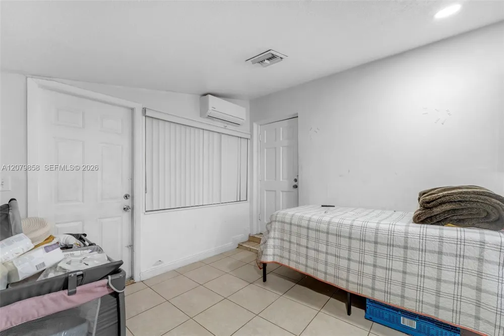 9741 Bahama Dr Cutler Bay, FL 33189