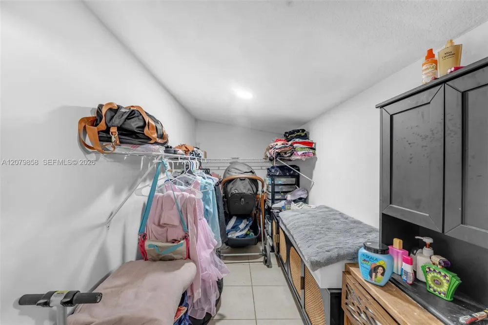 9741 Bahama Dr Cutler Bay, FL 33189