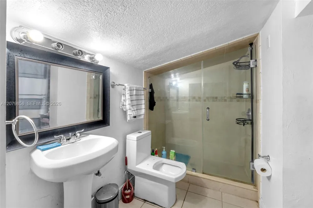 9741 Bahama Dr Cutler Bay, FL 33189