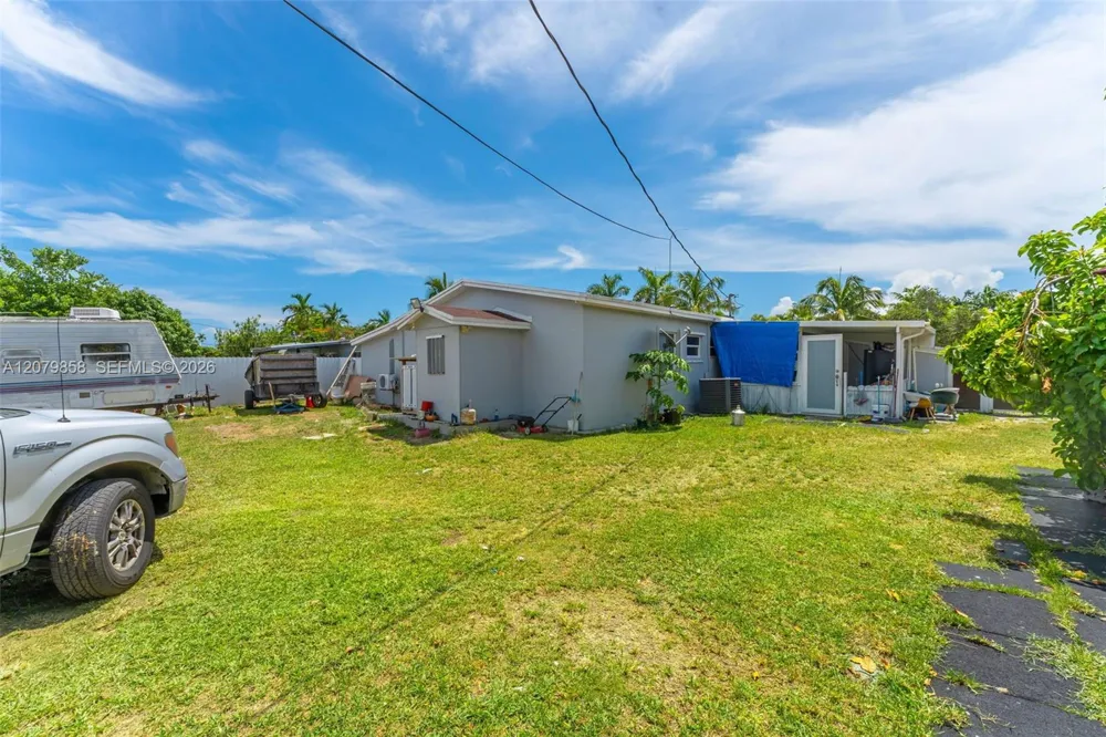 9741 Bahama Dr Cutler Bay, FL 33189