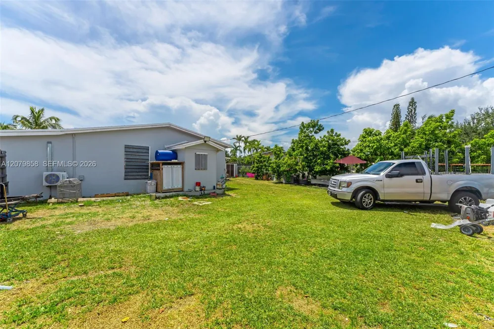 9741 Bahama Dr Cutler Bay, FL 33189