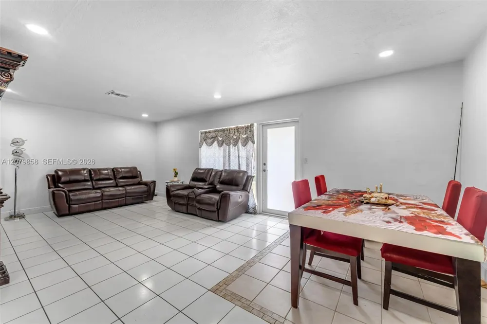 9741 Bahama Dr Cutler Bay, FL 33189