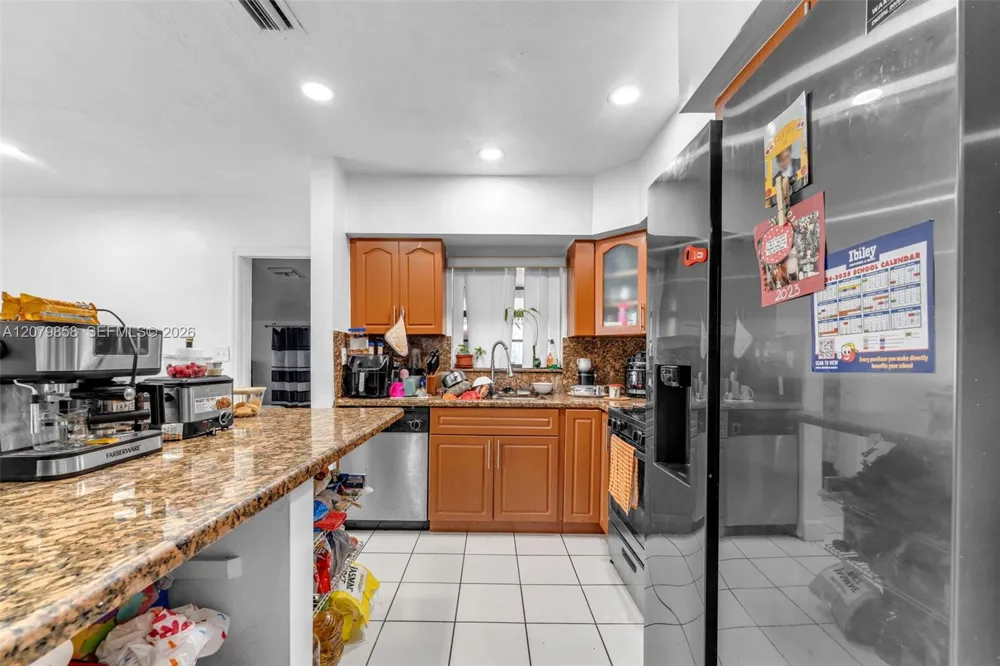 9741 Bahama Dr Cutler Bay, FL 33189