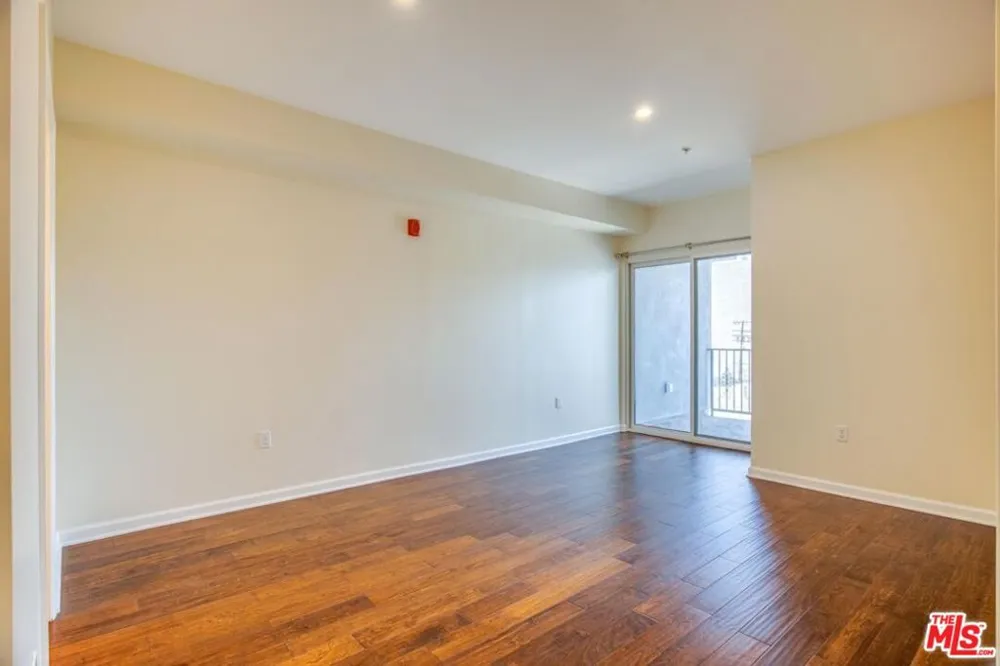 155 S Oxford Avenue #506 Los Angeles, CA 90004