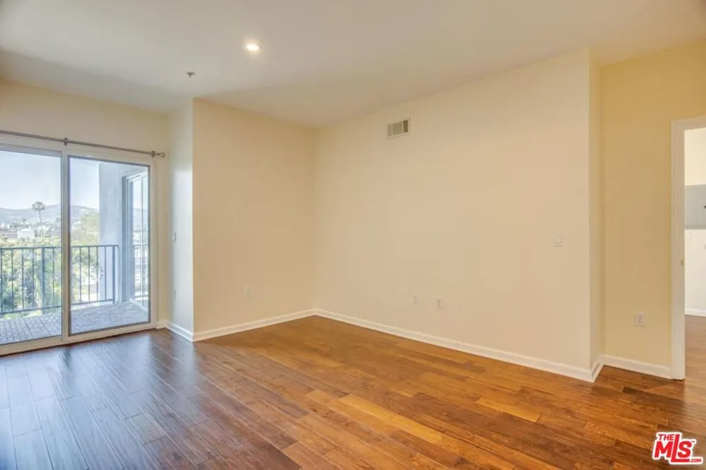 155 S Oxford Avenue #506 Los Angeles, CA 90004