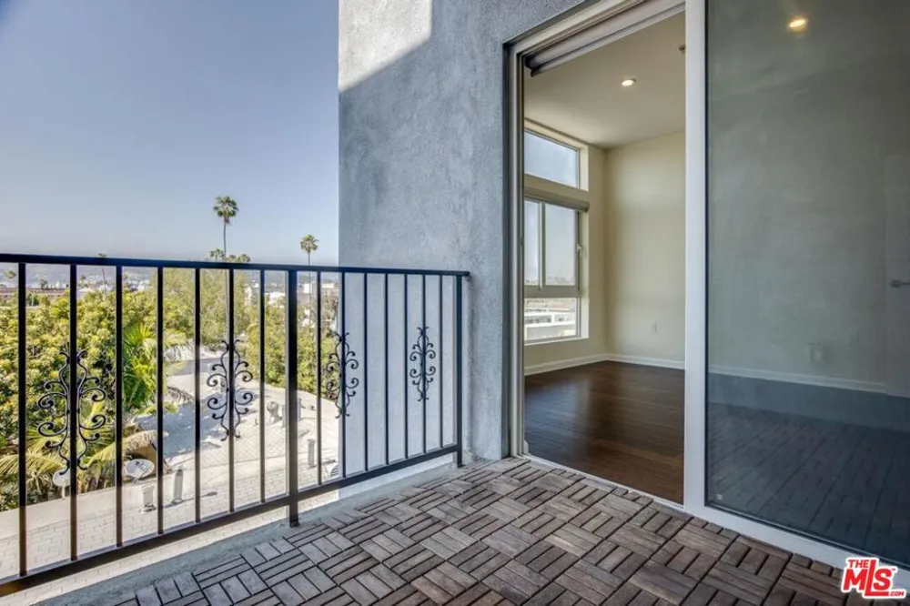 155 S Oxford Avenue #506 Los Angeles, CA 90004