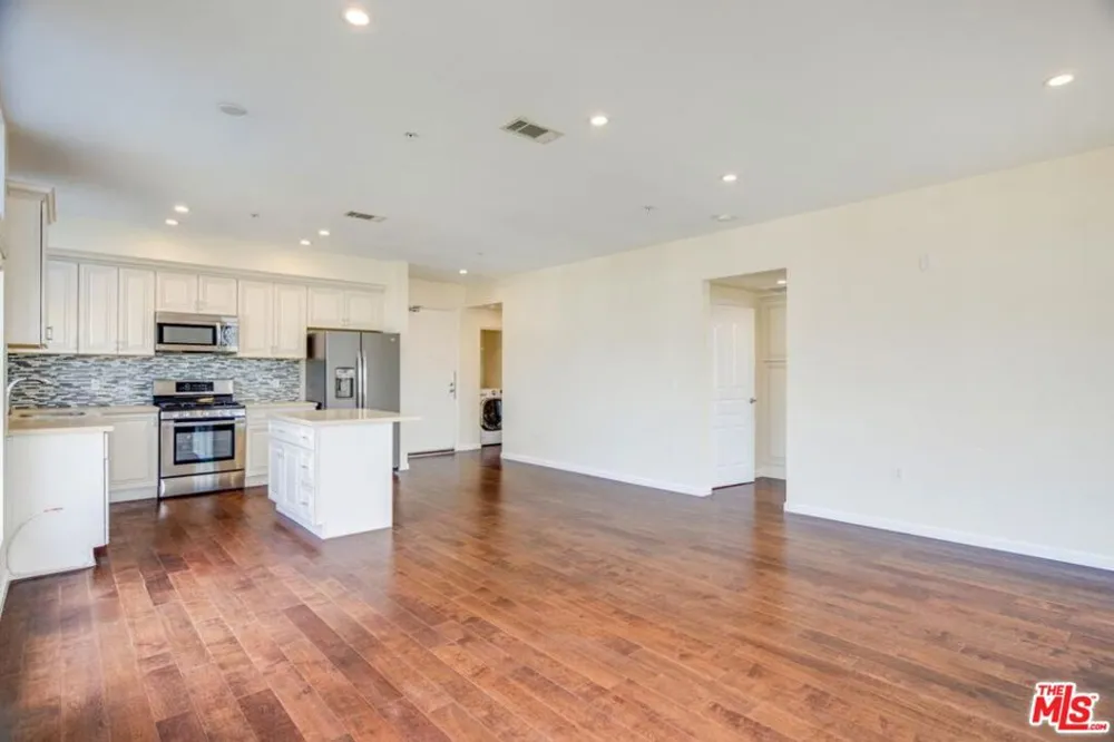 155 S Oxford Avenue #506 Los Angeles, CA 90004