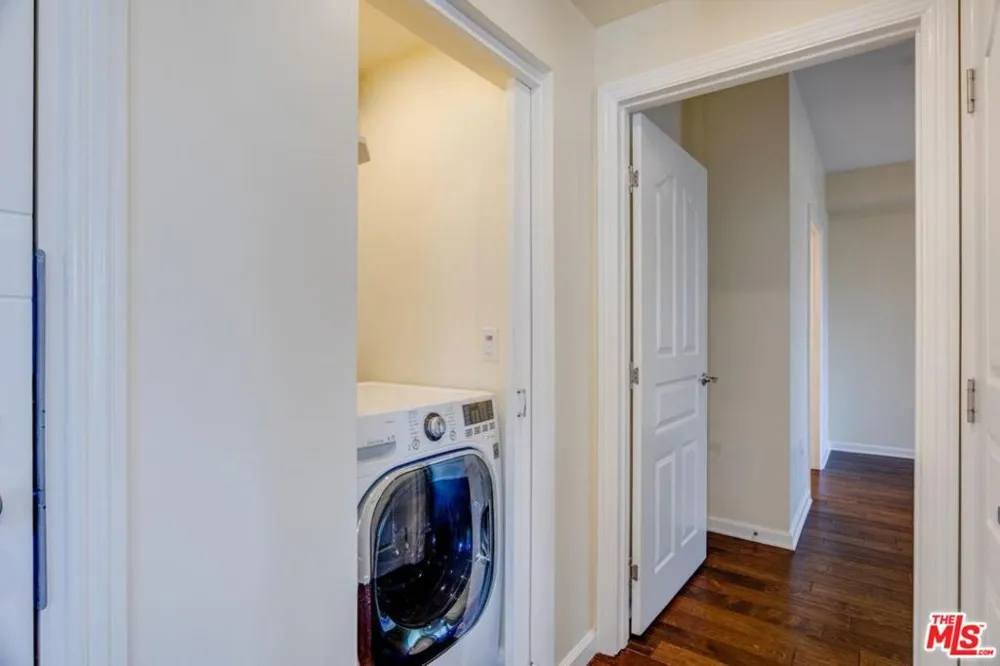 155 S Oxford Avenue #506 Los Angeles, CA 90004