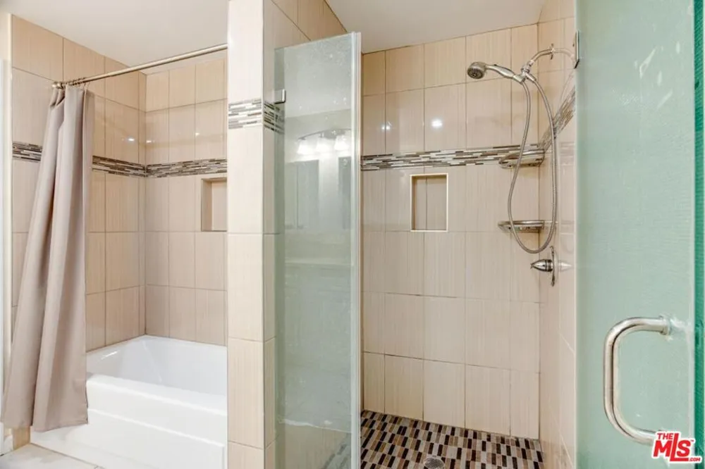 155 S Oxford Avenue #506 Los Angeles, CA 90004