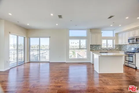 155 S Oxford Avenue #506