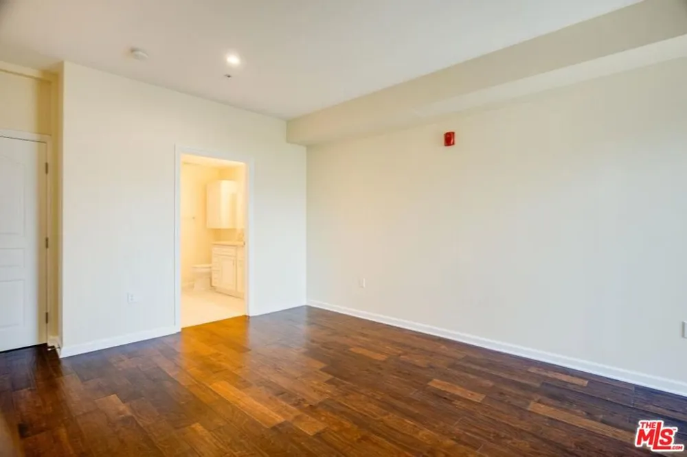 155 S Oxford Avenue #506 Los Angeles, CA 90004
