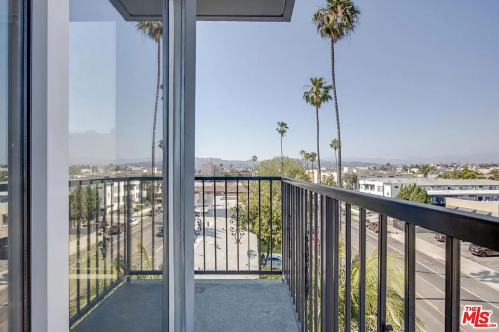 155 S Oxford Avenue #506 Los Angeles, CA 90004