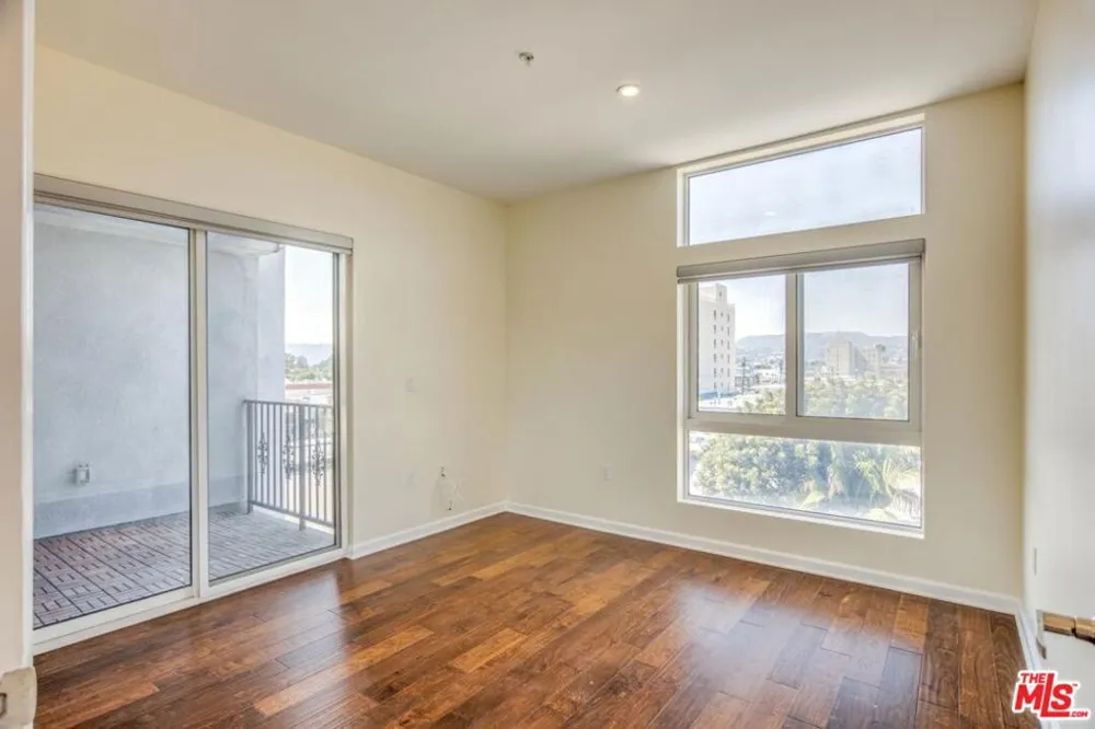 155 S Oxford Avenue #506 Los Angeles, CA 90004