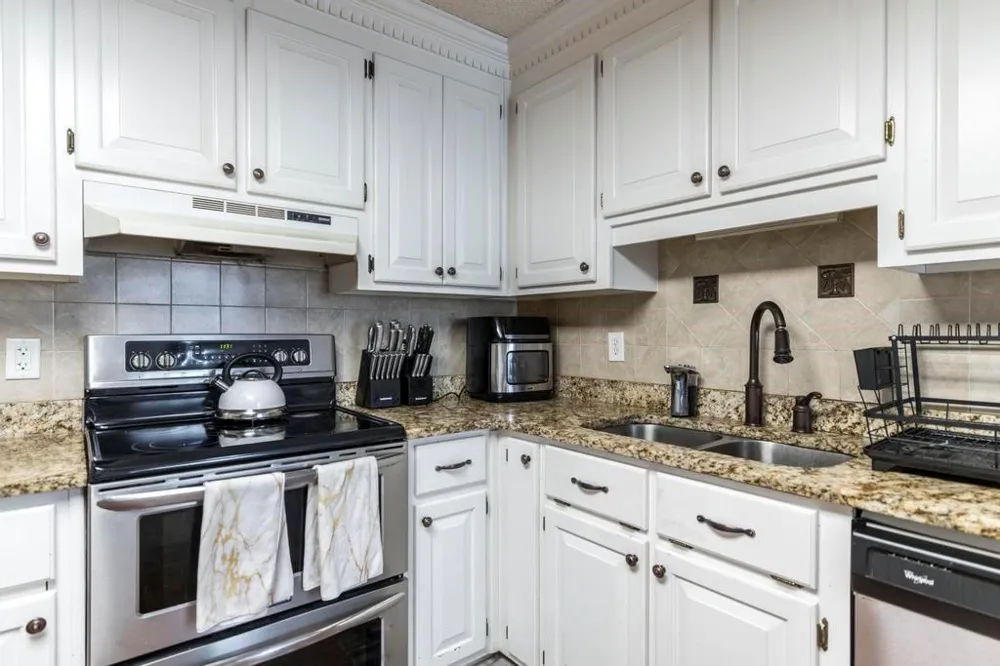 123 Galaxy Avenue Bonaire, GA 31005
