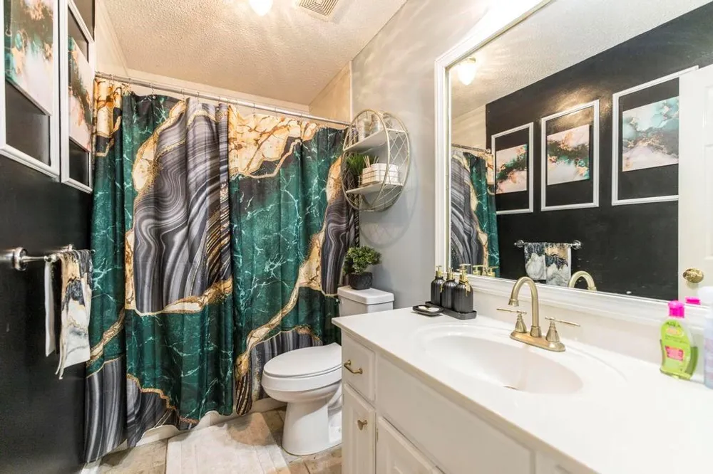 123 Galaxy Avenue Bonaire, GA 31005